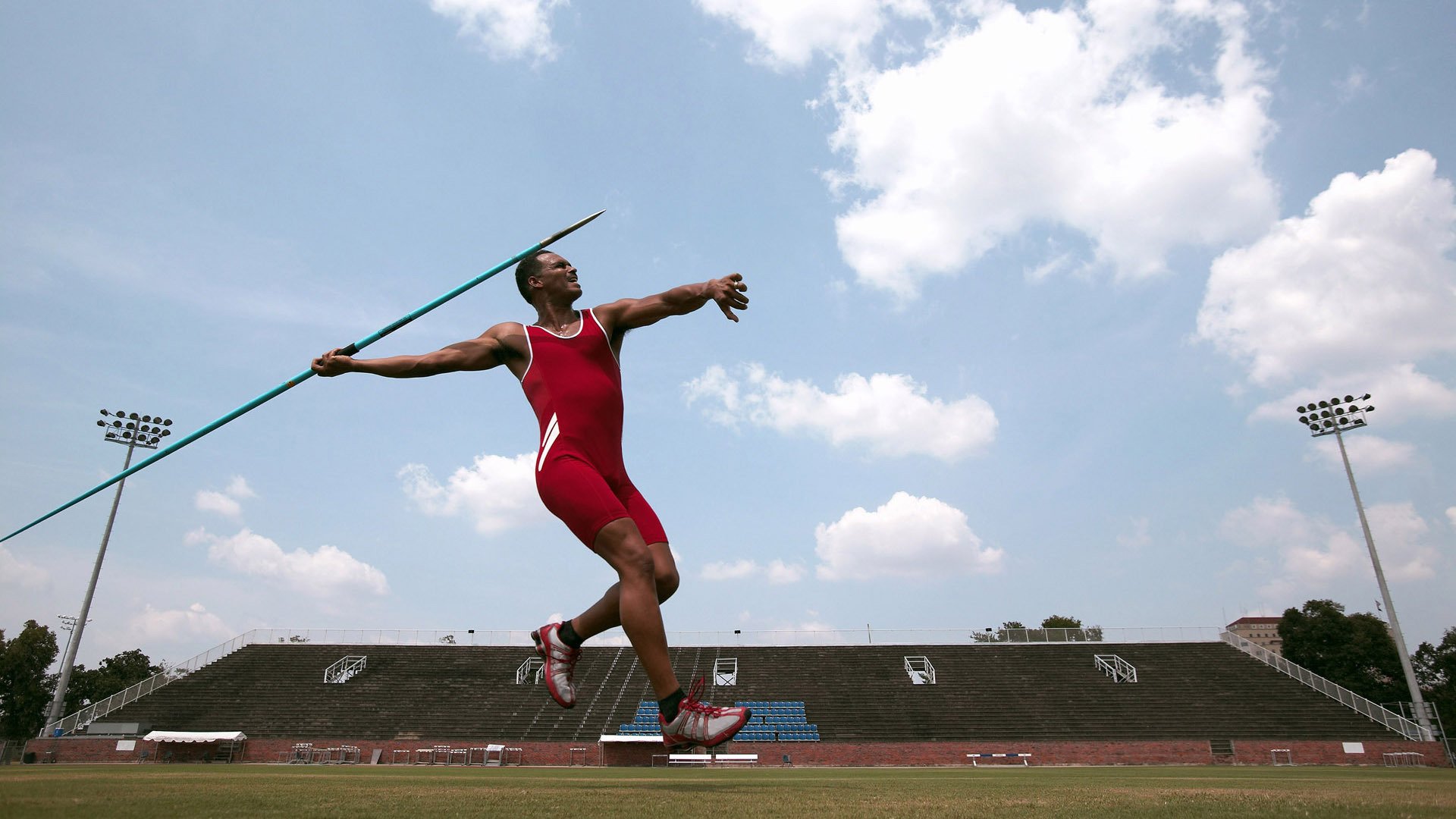 乐鱼体育官网下载-倒三角中场释放边路进攻空间，倒三角是什么运动